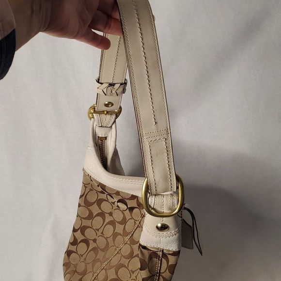 Coach Tan and Cream Hobo Bag - Picture 4 of 9